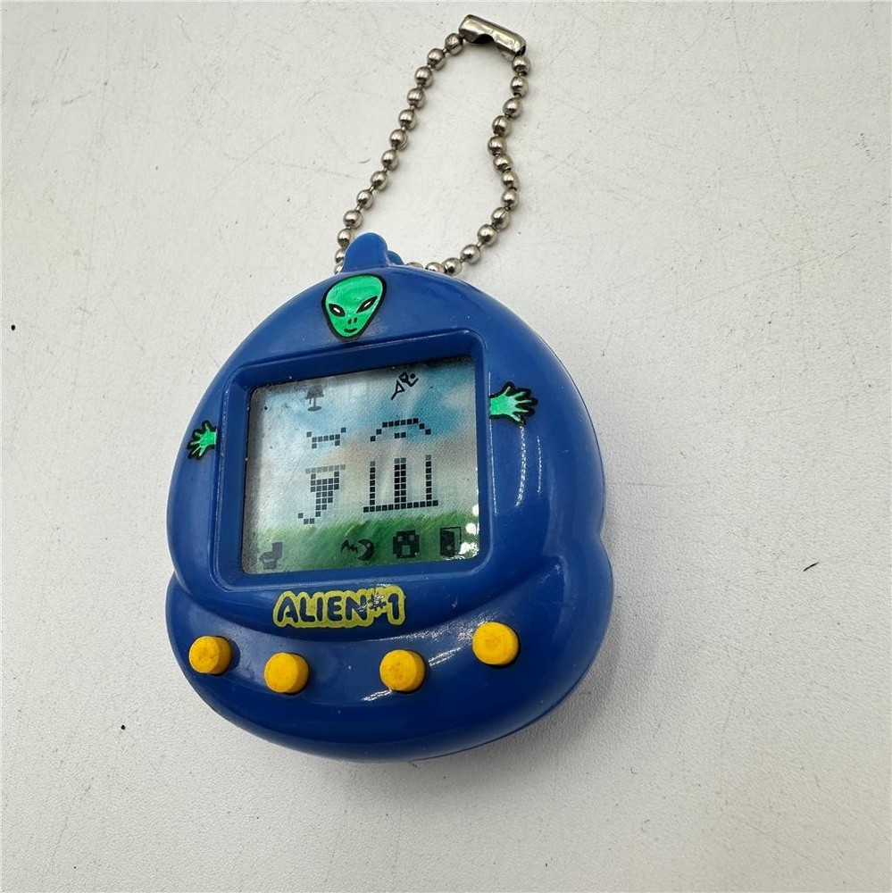 Pocket Pal Cyber Alien The Virtual Reality Alien Keychain-Untested