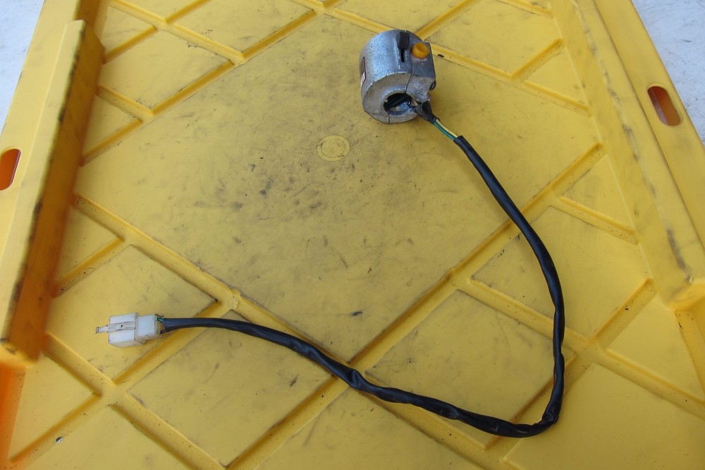 2009 PUMA 50 SCOOTER RIGHT HANDLEBAR SWITCH