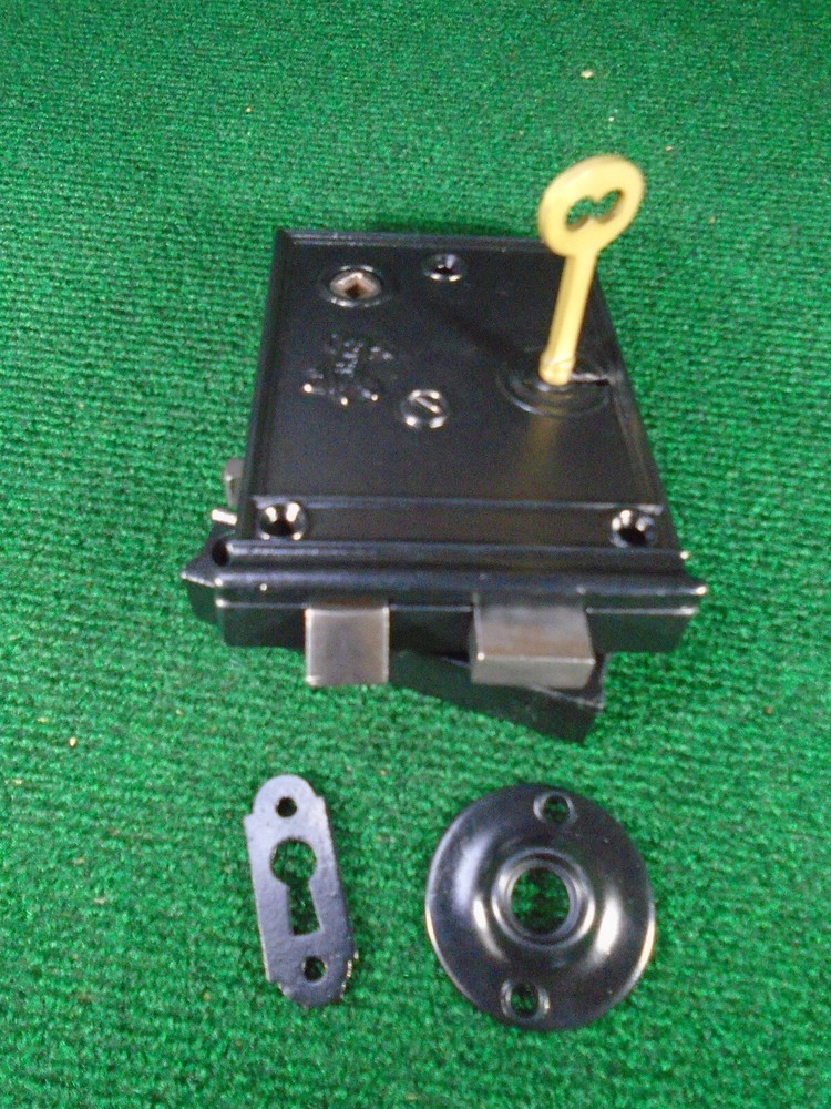 5" VERTICAL RHC RIM LOCK COMPLETE w/ KEY, KEEPER, & KNOBS, ESCUTCHEON (15456)