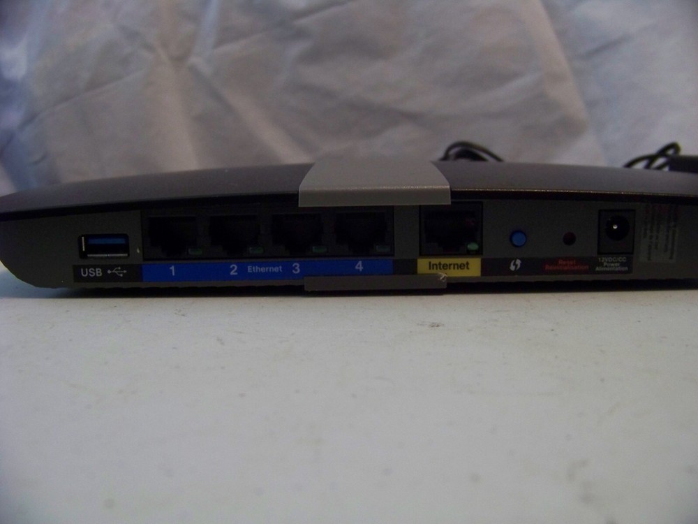 Linksys EA6200 Dual Band Router - Previously Owned