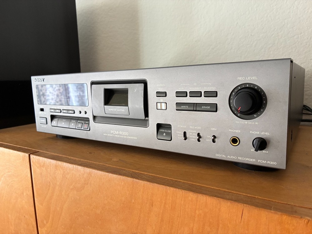 SONY PCM R300 DAT Deck