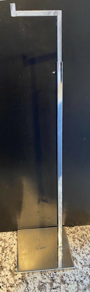 Adjustable One Arm Jewelry Display