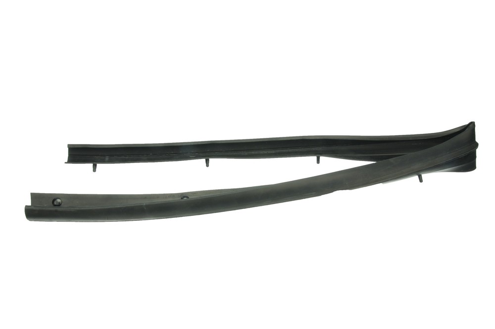 URO Door Seal Front Lower For 2000-2005 Ford Excursion