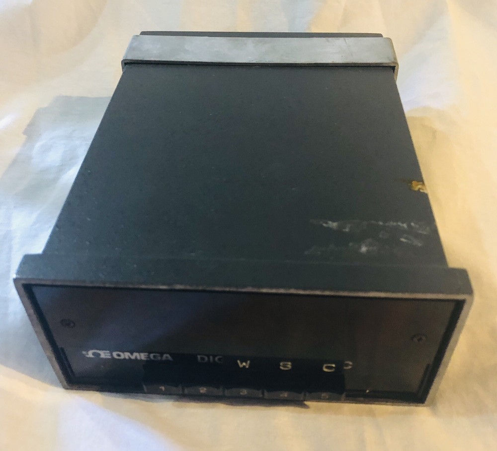 Omega Digicator 412B-THC Celcius Temprature Indicator - Used, Tested for Power