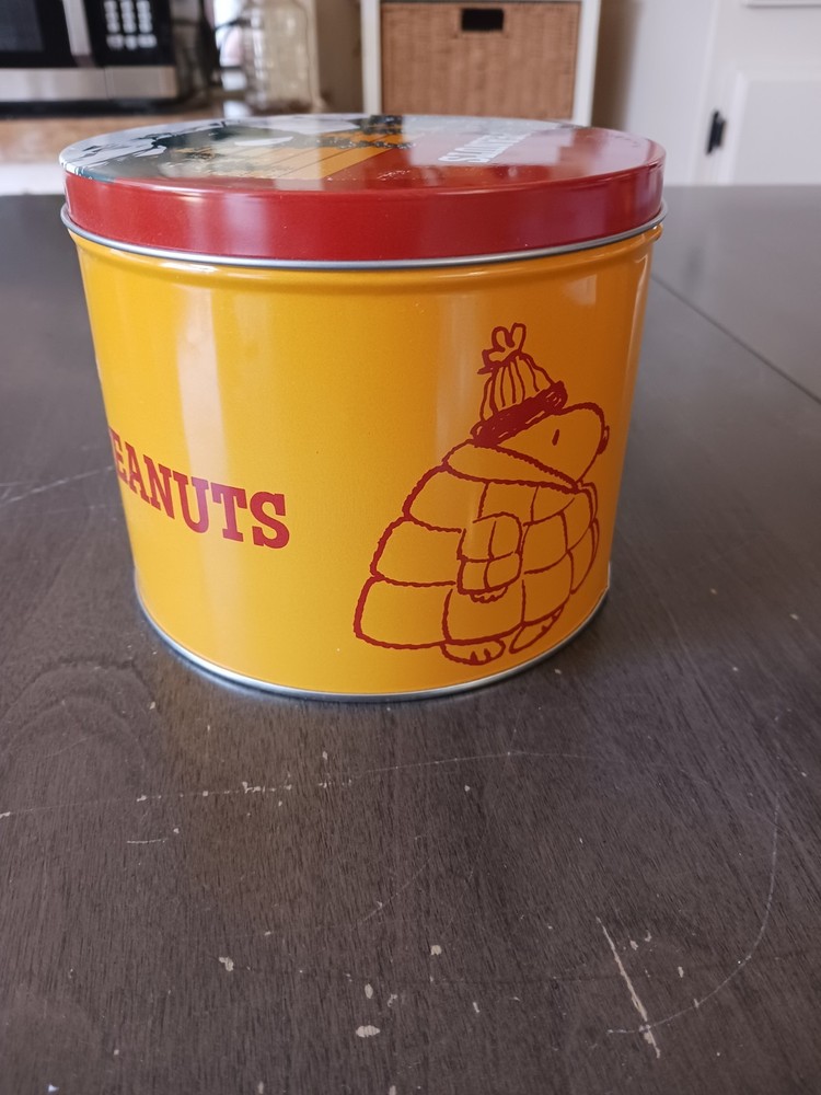 2024 Peanuts Warm and Cozy Keepsake Tin