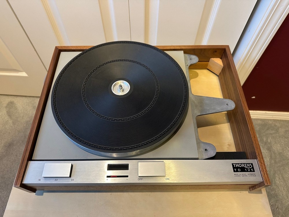 Thorens TD 125 Turntable, Original box, Nice!! Updated Ad