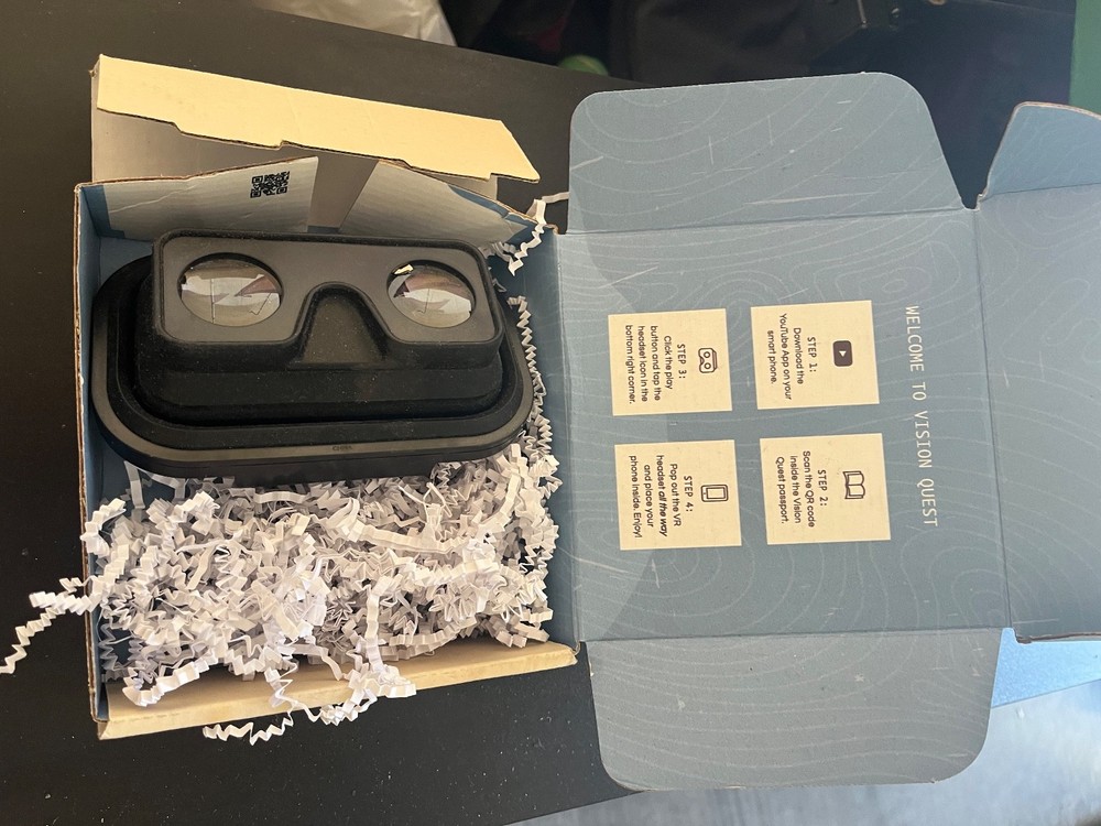foldable virtual reality (VR) headset for smartphones. It