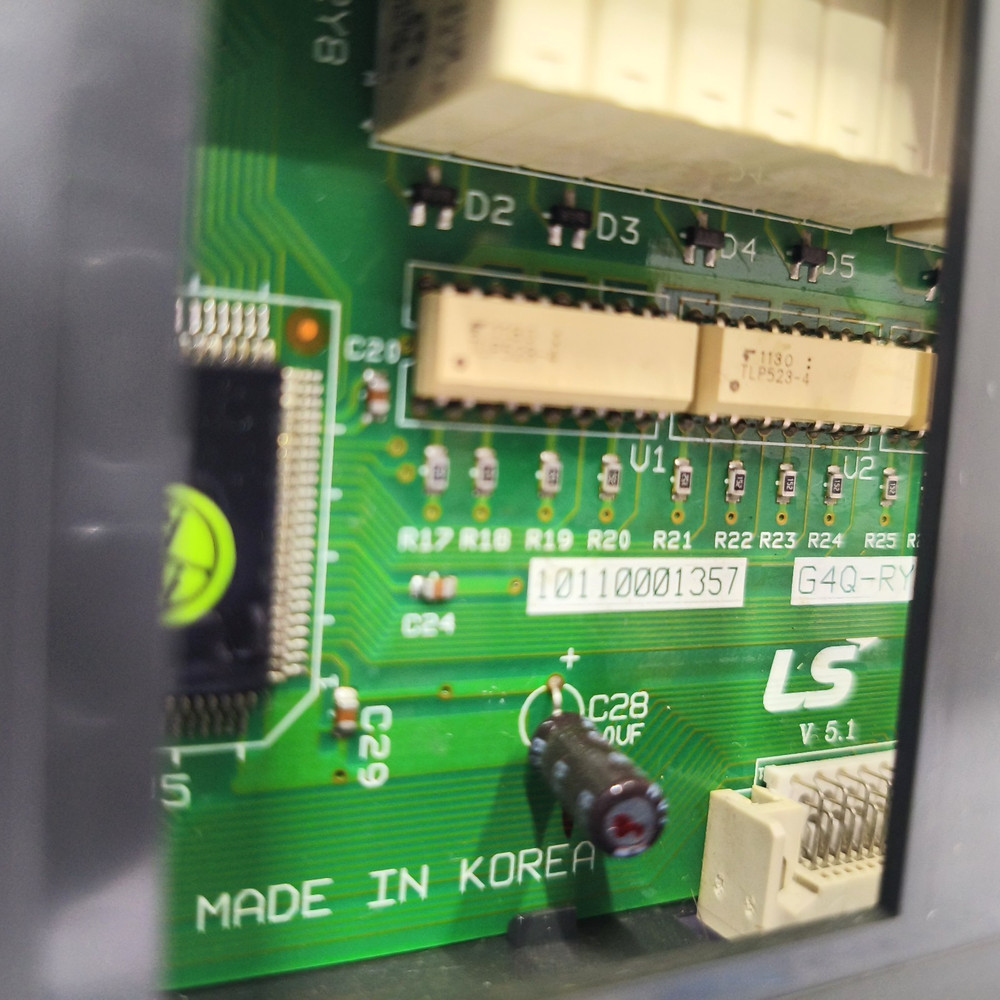 LS G4Q-RY2A RELAY OUTPUT PLC MODULE AC220V 2A