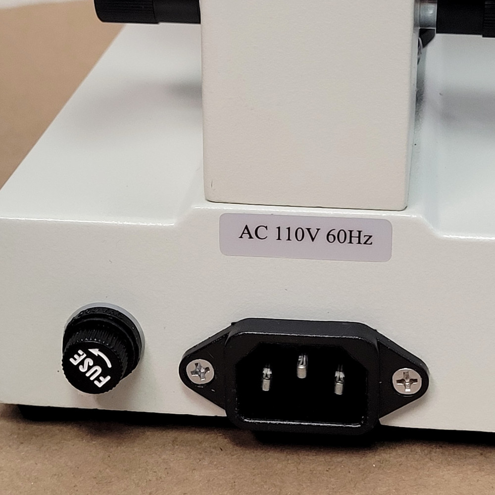 MONOCULAR MICROSCOPE WITH 3 OBJECTIVES 4X 10X 40X