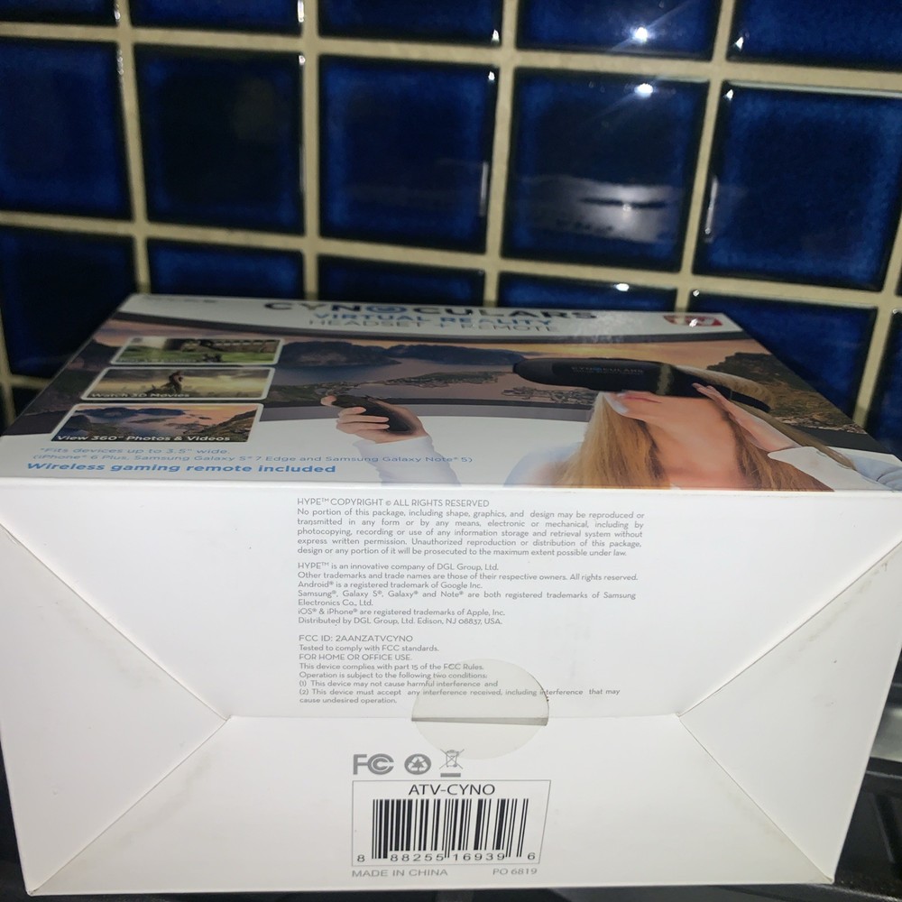 Cynoculars Virtual Reality Headset and Wireless Remote