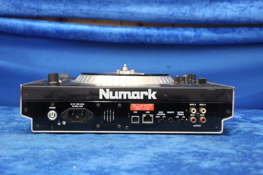 Numark V7 High-resolution Motorized Turntable Software Controller -Black