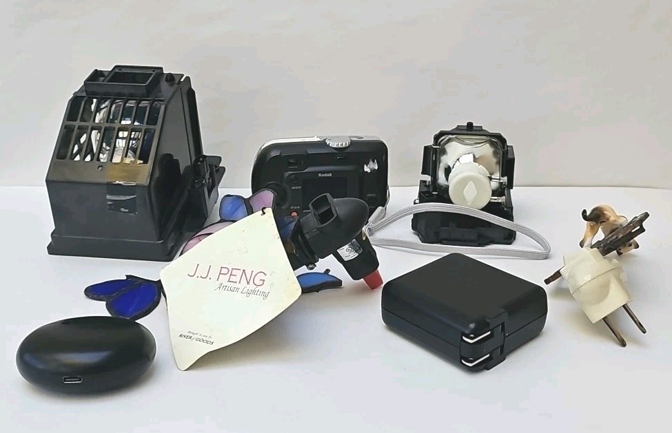 Miscellaneous Electronics For Parts - 7 Items