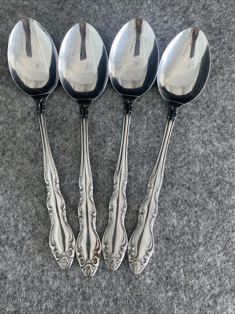4 TOWLE/SUPREME CUTLERY STAINLESS FLATWARE, "PIERRE" PATTERN DINNER SPOONS
