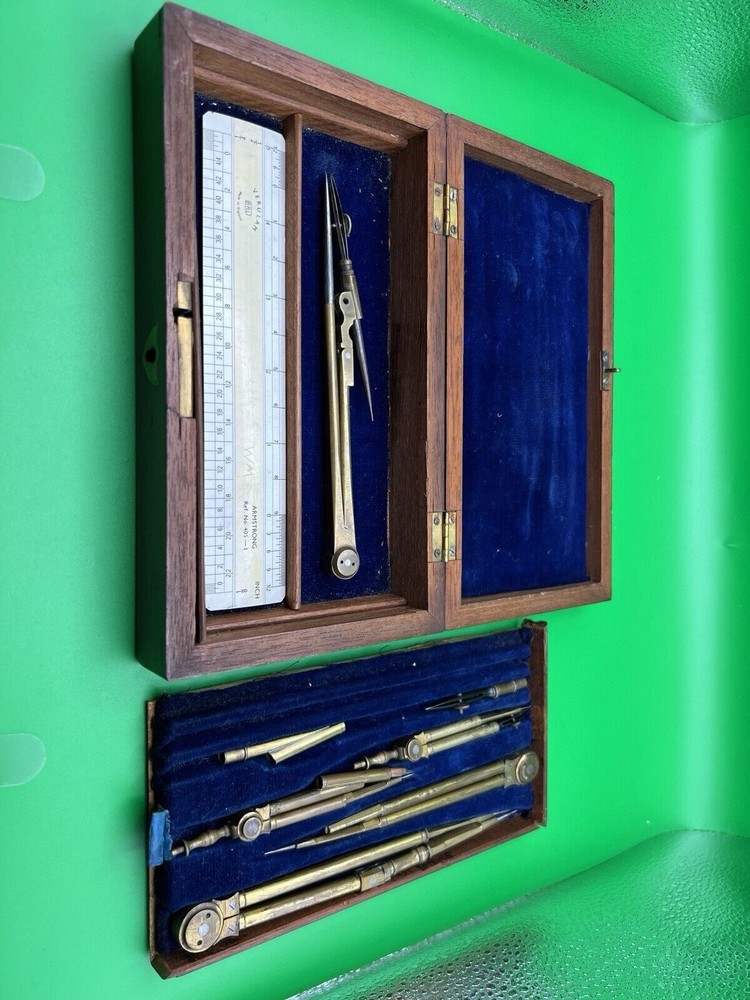A Vintage Compass/Drawing Instrument Set