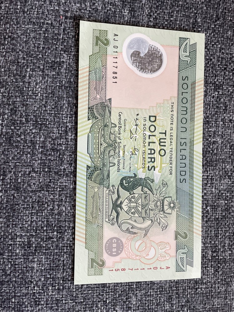 SOLOMON ISLANDS TWO DOLLARS BANKNOTE