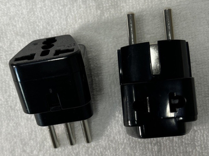 Pair USA EU European IT Italy Conversion Plug Adapter Socket Portable Converter