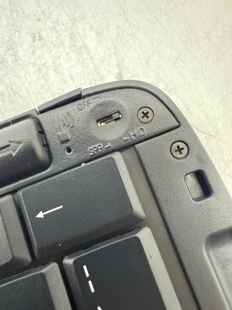 Freedom Universal Bluetooth Folding Keyboard Untested Clean no corrosion