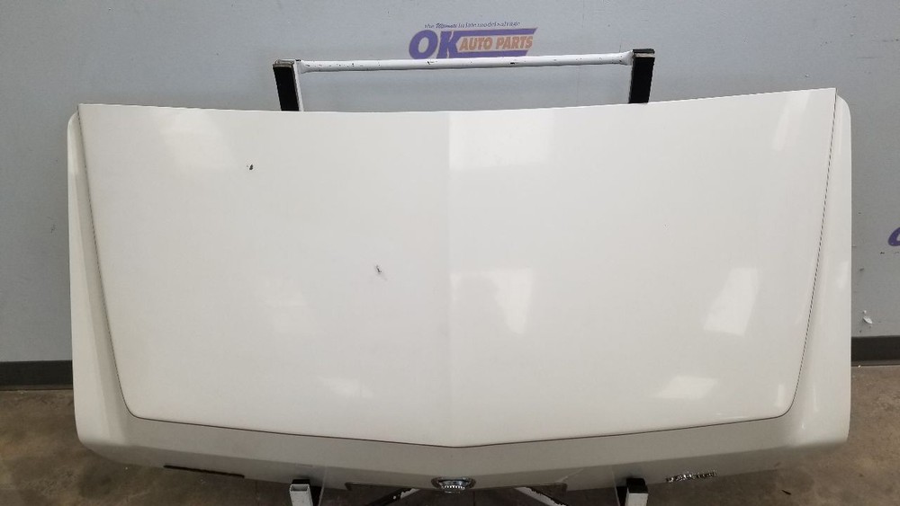 1977 CADILLAC ELDORADO BIARRITZ COMPLETE REAR TRUNK DECKLID ASSEMBLY WHITE