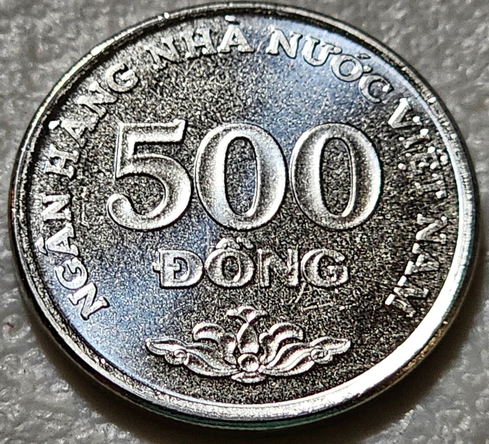 Vietnam 500 Dong 2003 BU from Original Mint Roll