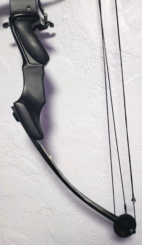Robin Hood Compound Bow and Archery Target