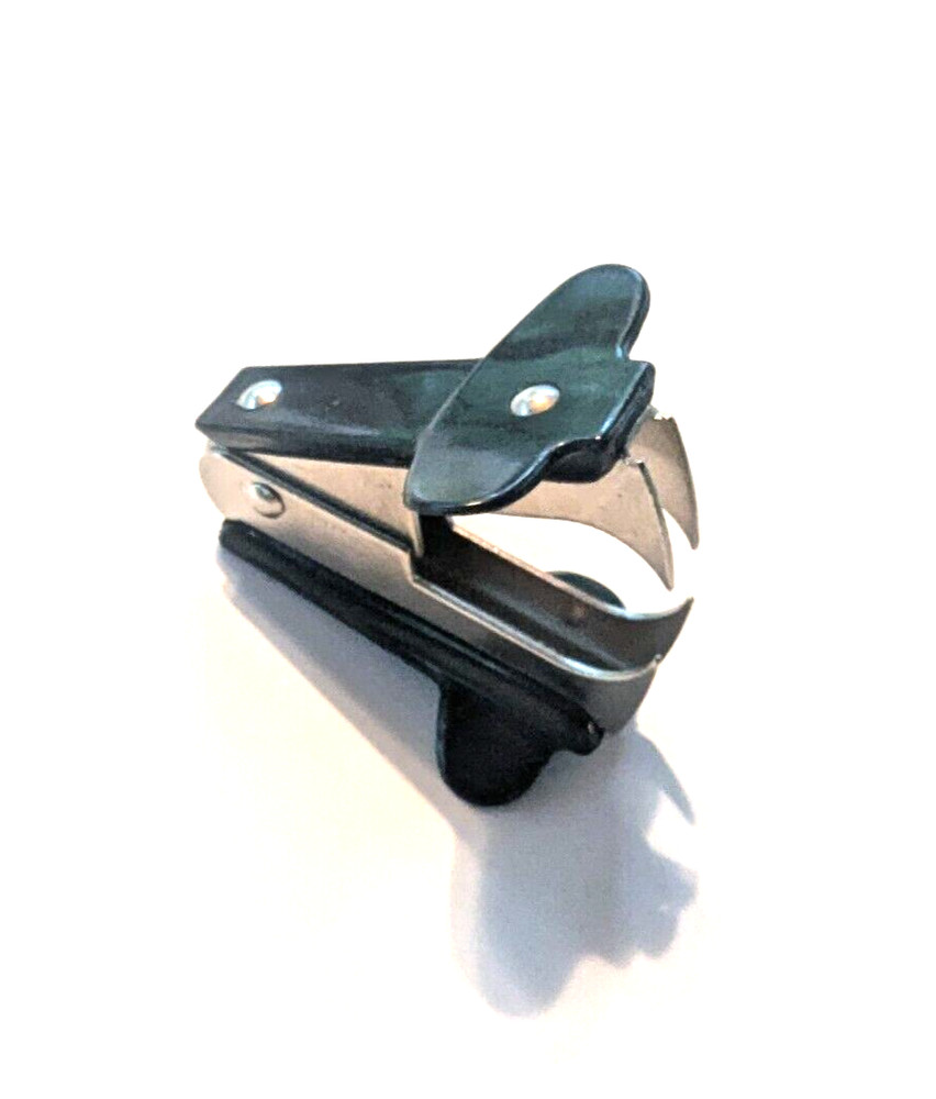 Black & Silver Nickel Plated Teeth Staple Remover