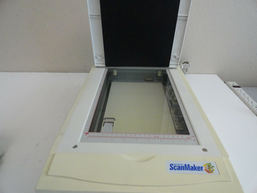 MicroTek MRS-600E3 Flatbed Scanner