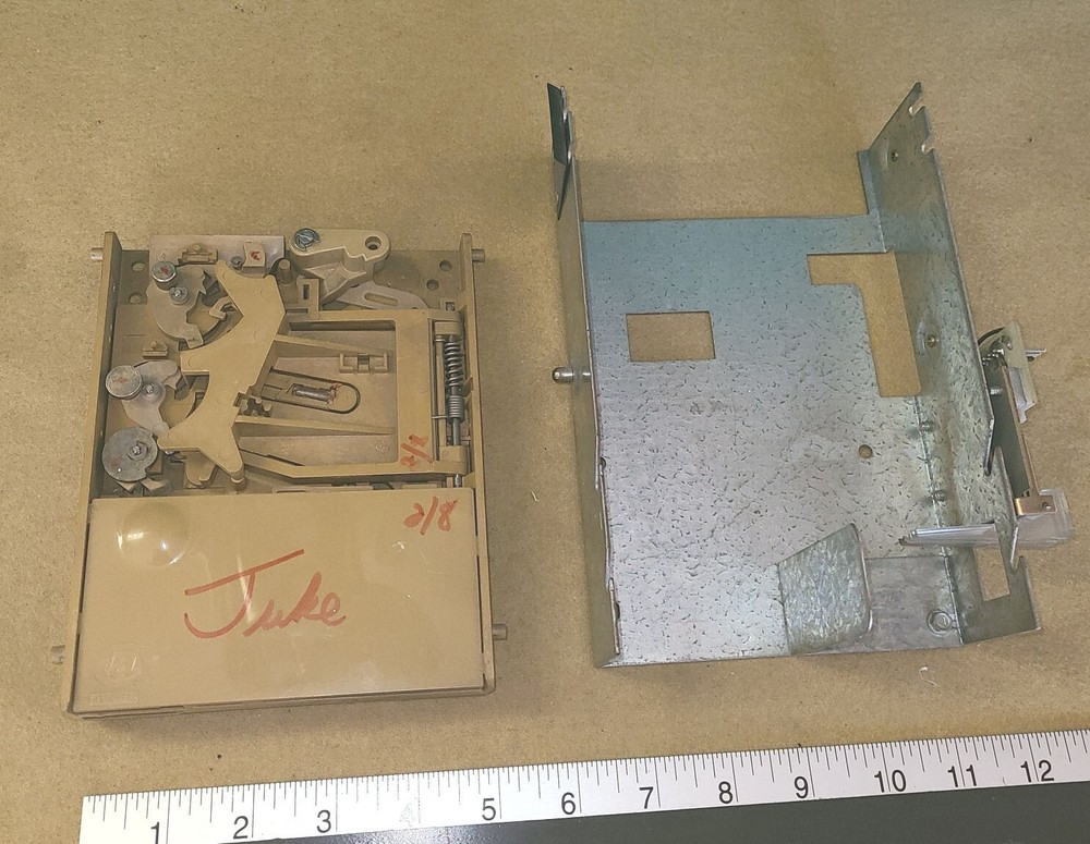 Coinco coin acceptor with jukebox bracket - untested