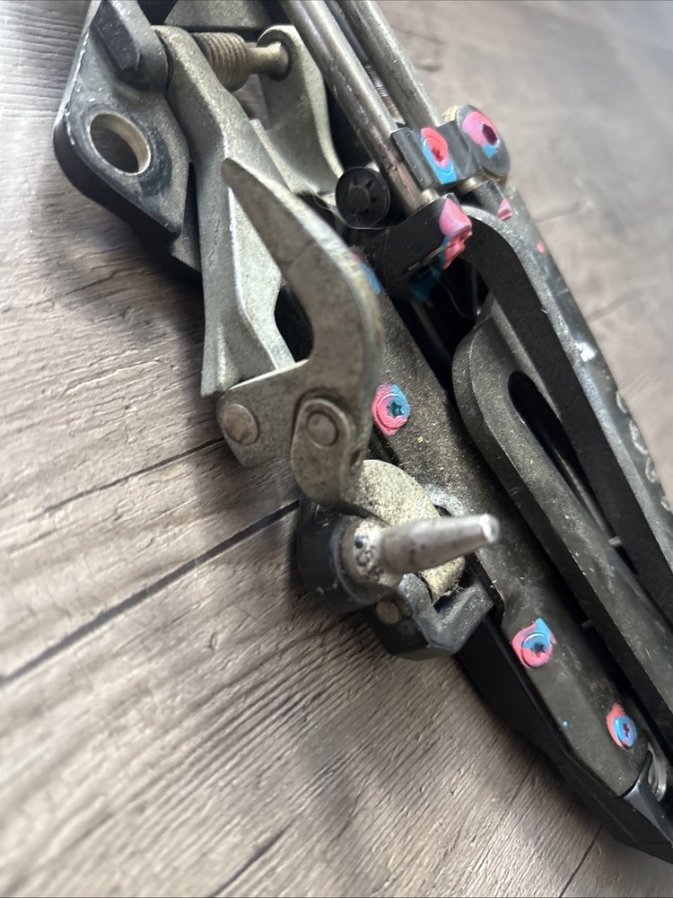 BMW E36 Convertible RIGHT Top Latch.