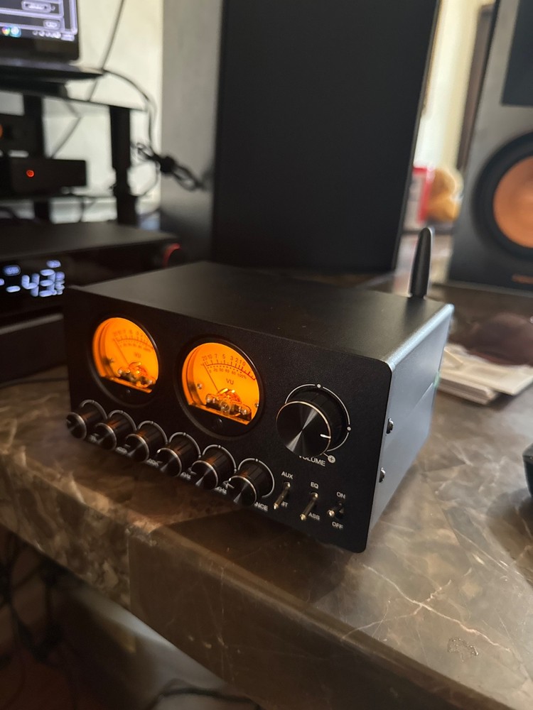 douk audio Eq 5 band equalizer - BT preamp with VU meters Two inputs Two outputs