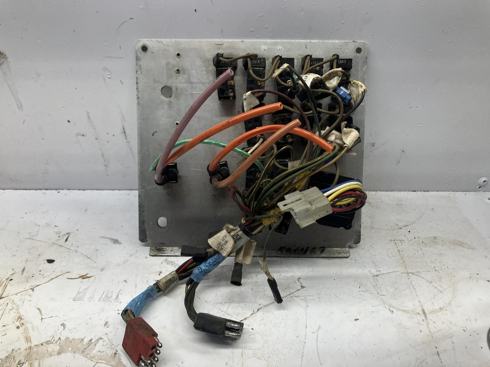 1984-2001 Kenworth T600 SWITCH Dash Panel - Used