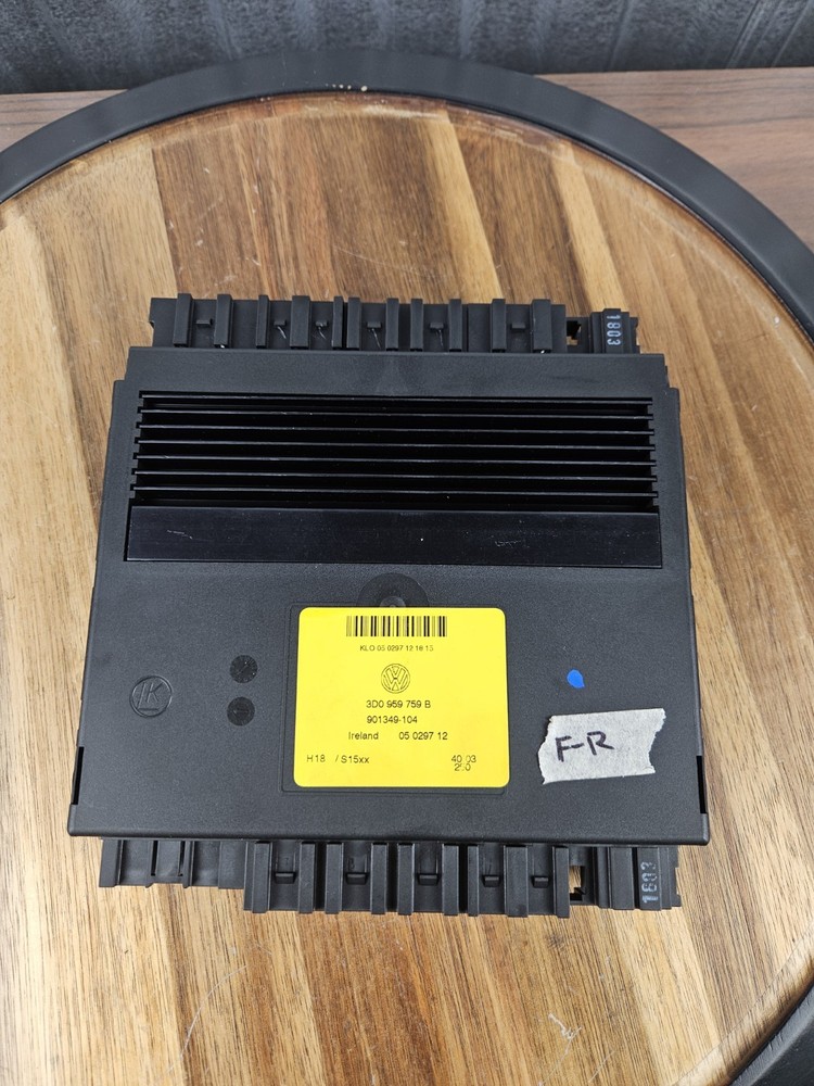 2004-2006 VW PHAETON - Front Right SEAT / Backrest Control Module 3D0959759B