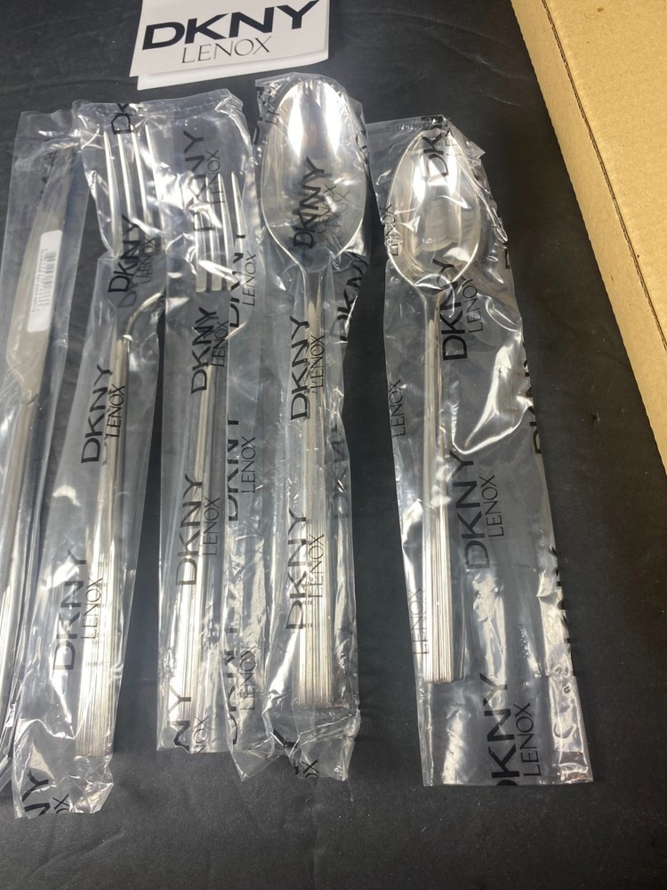 DKNY Eldridge 5-Piece Cutlery Set – Stainless Steel Flatware Silverware