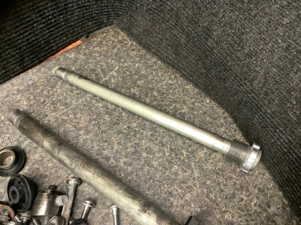 09 Yamaha YZF R1 Misc Hardware Bolts E3