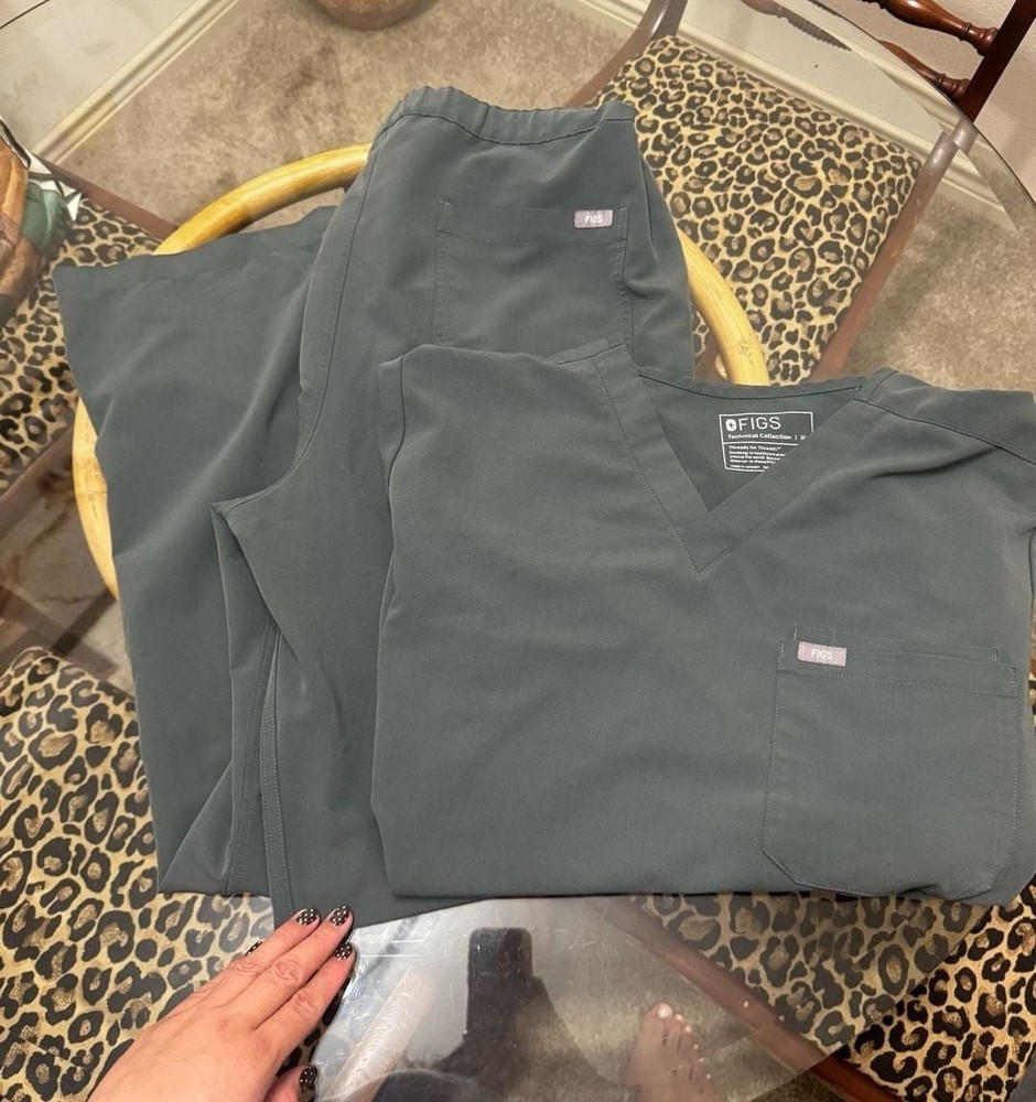 FIGS Technical Collection Scrub Set Graphite Top & Pants Size XL