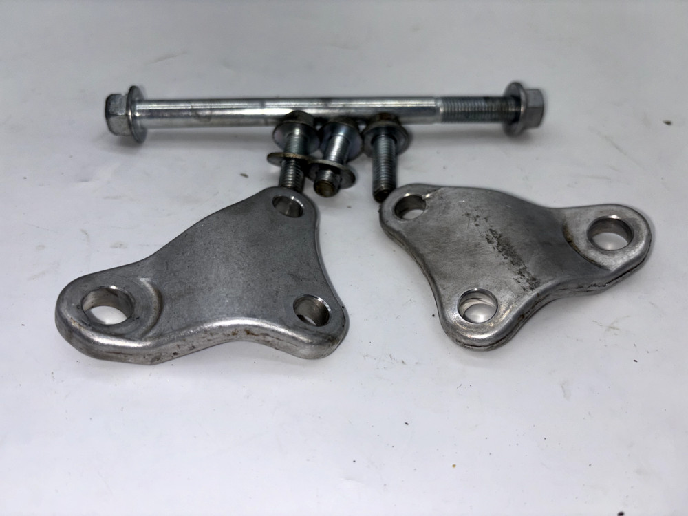 2012 07-13 YAMAHA WR250F BRACKET FRONT LOWER