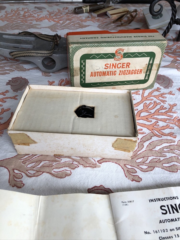 1950s Singer Sewing Machine Automatic Zigzagged For Multiple Class Machines