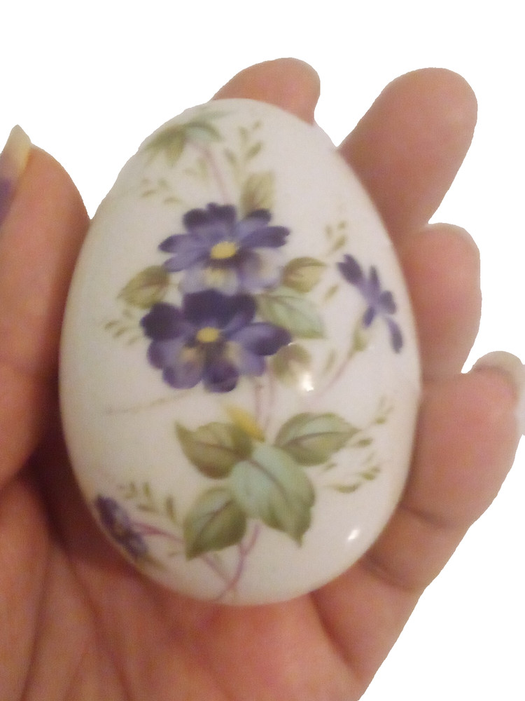 Egg collectable trinket box hand painted