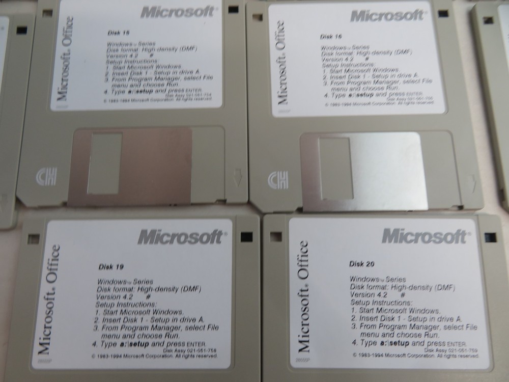 Microsoft Office Version 4.2 Floppy Disks 3.5" 1994 20 discs