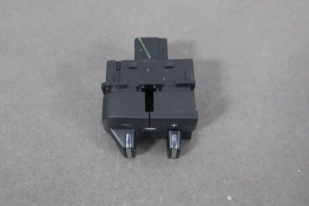 2013-2018 Ram 2500 Dash Mounted Trailer Brake Controller & Module OEM