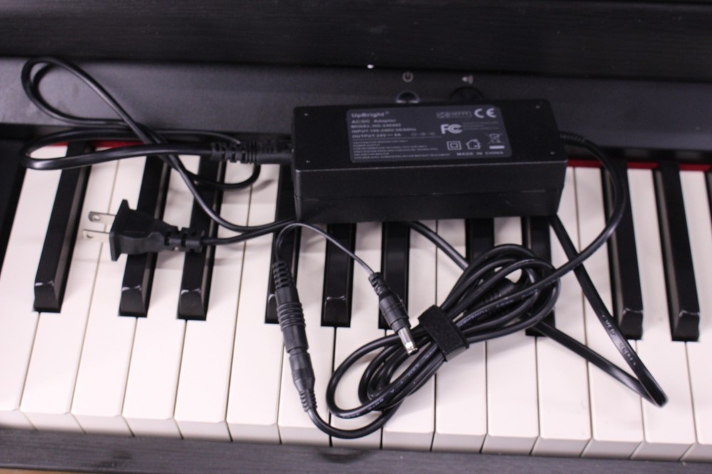 Roland LX705 Digital Piano ISSUE