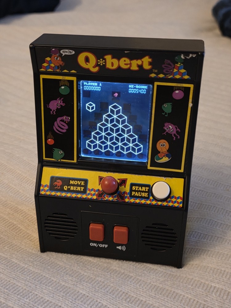 Q Bert 2016 Basic Fun Arcade Classics Retro Mini Arcade Game 09540 Tested Works