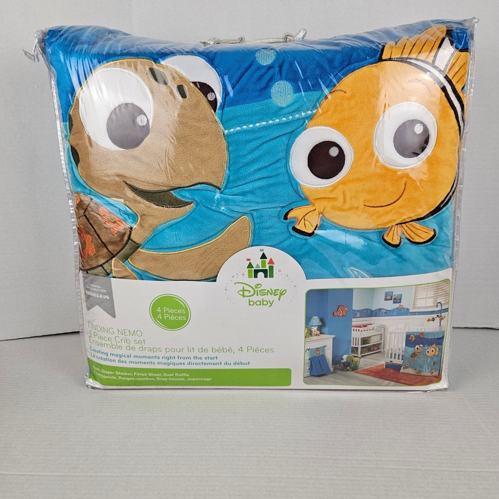 Disney Nemo 11 Piece Crib Bedding Set