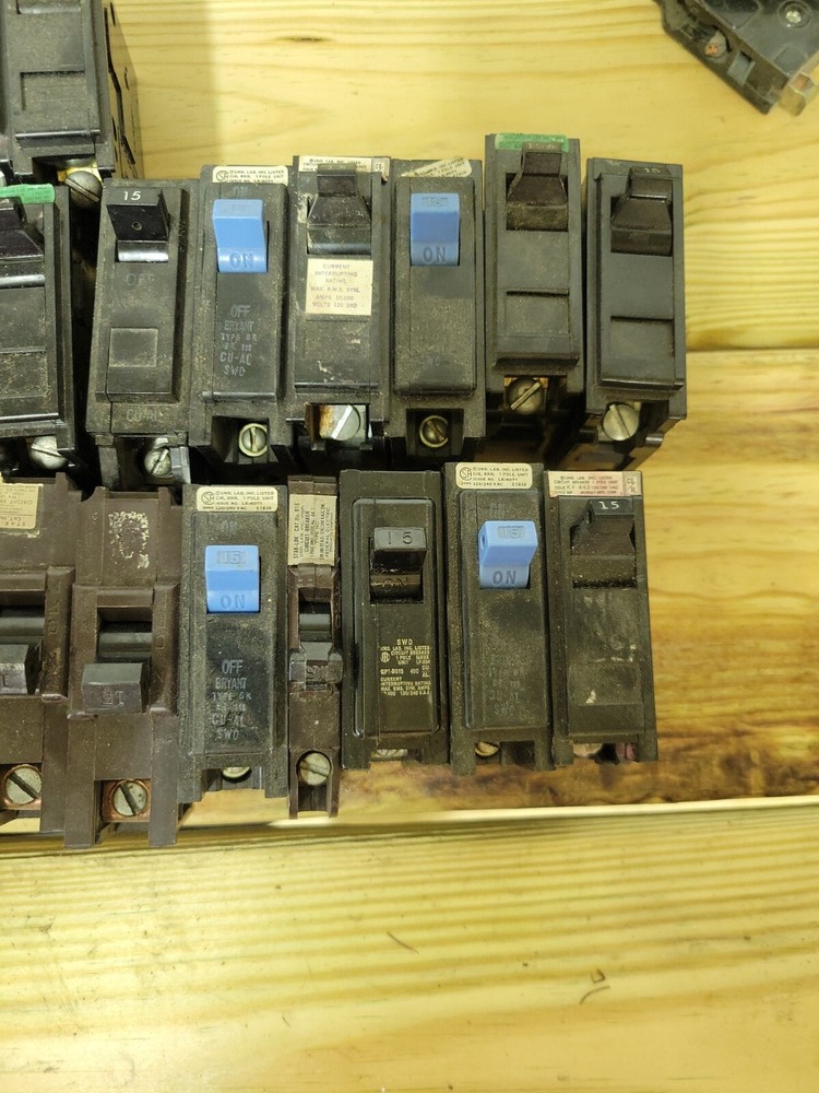 Miscellaneous 15AMP SINGLE POLE Breakers *Lot of 50*
