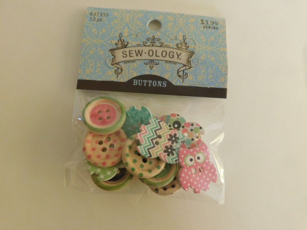 Sew ology flat back owl & round buttons 12pc