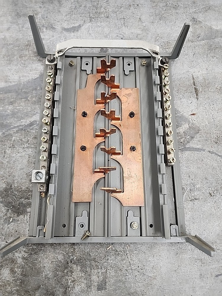 SIEMENS 100A PANEL INTERIOR GUTS BOLT IN COPPER BUS
