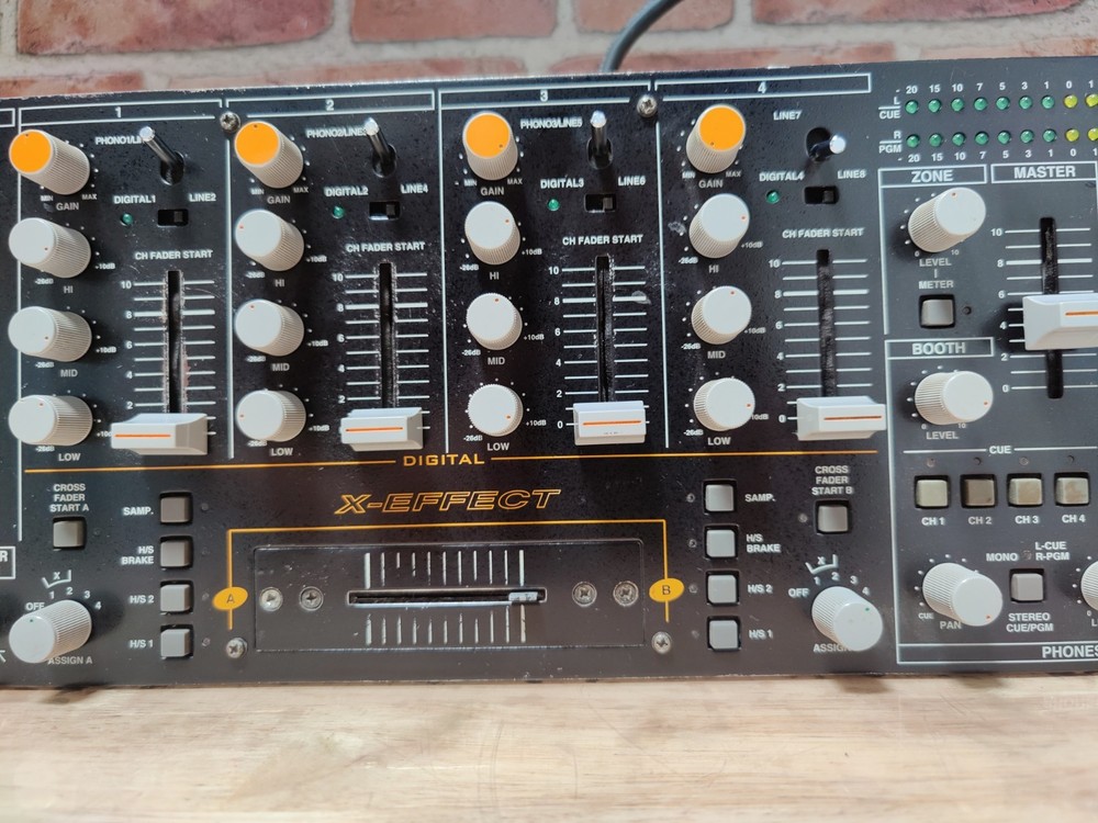 Denon DN-X800 Mixer READ