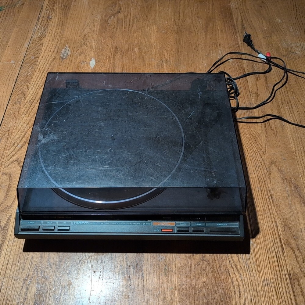 ONKYO TURNTABLE MODEL CP 1046F