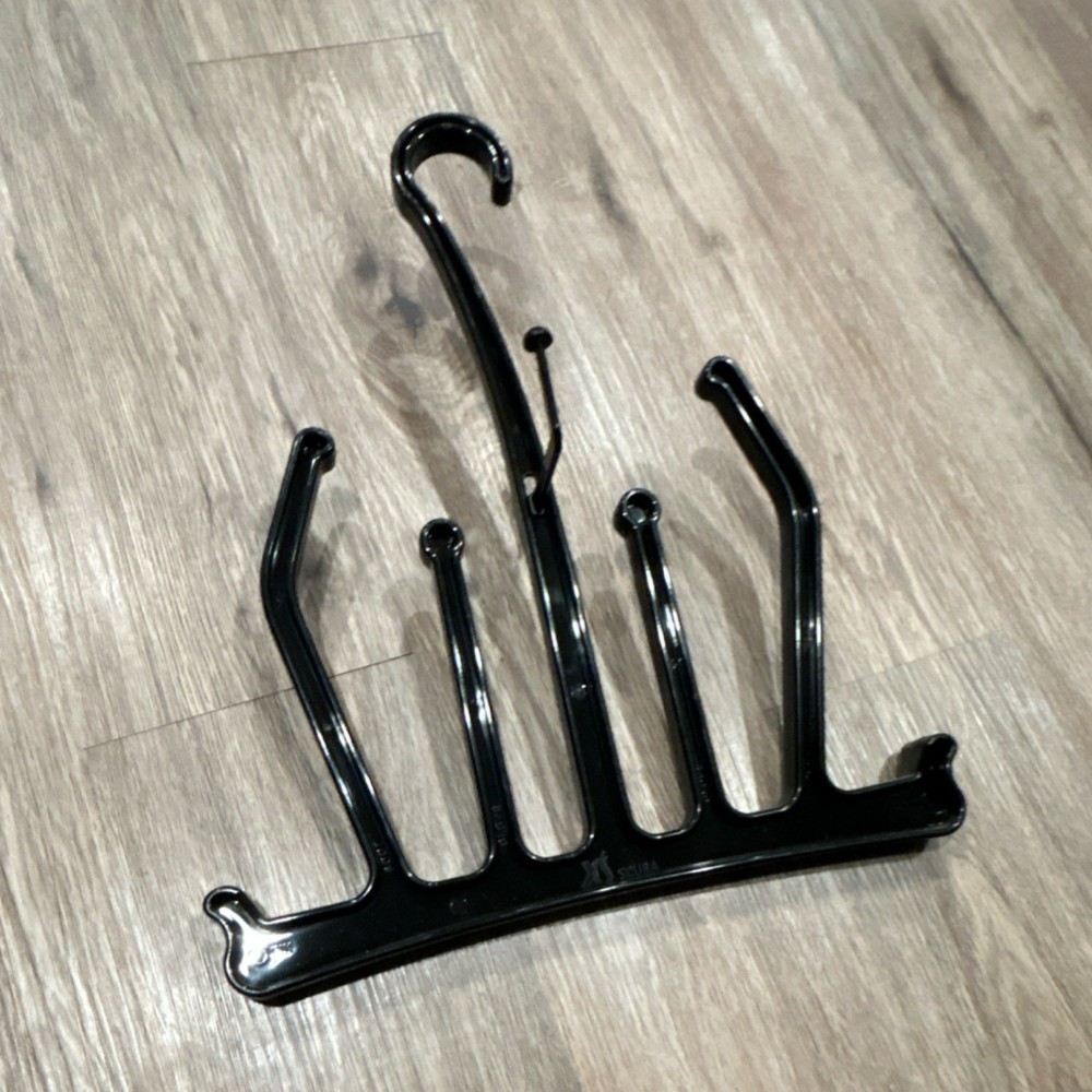 Scuba Hanger