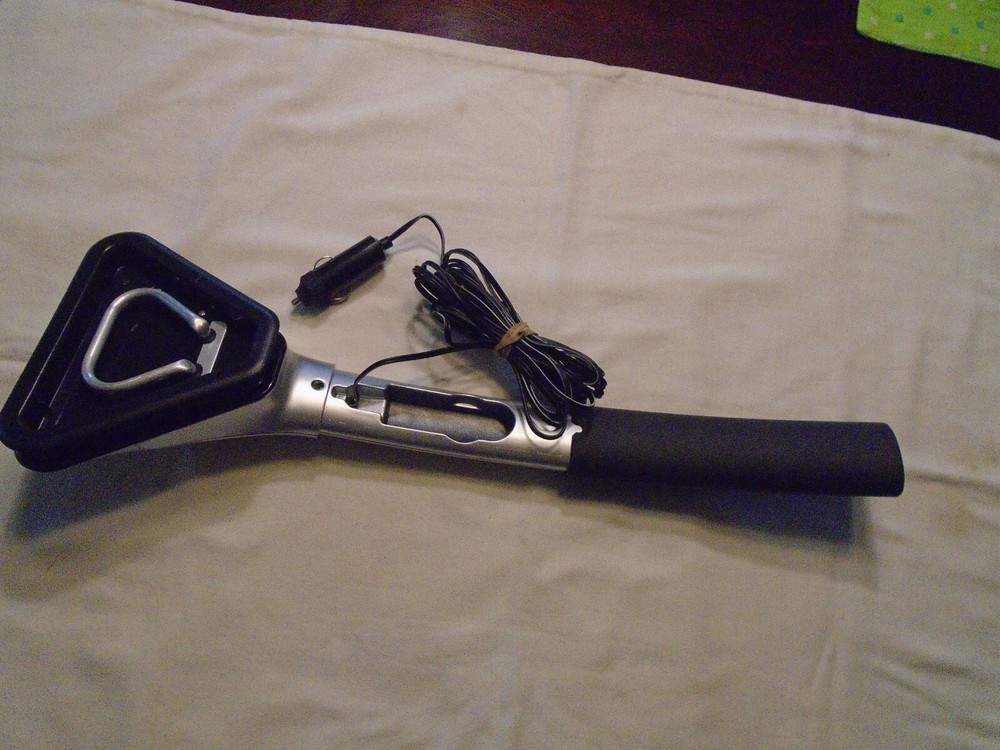 SAMSONITE Lighted Electric Car Windshield Scraper w/15ft. Cord