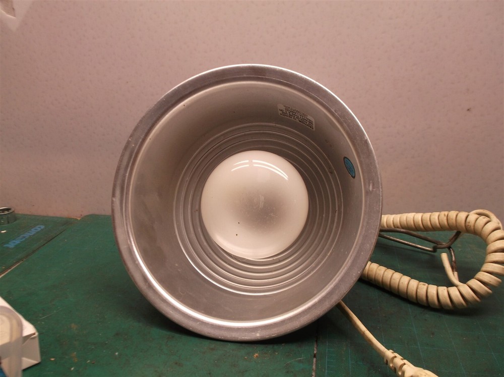 white 660w clamp on light